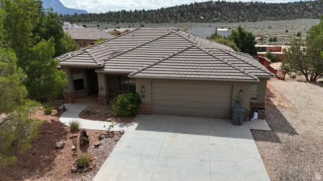813 W Foothill Dr, Apple Valley, UT 84737 - #1