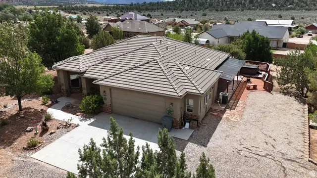 813 W Foothill Dr, Apple Valley, UT 84737 - #2