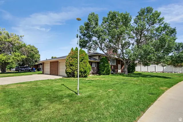 1390 W Marinwood Ave S, Taylorsville, UT 84123 - #1