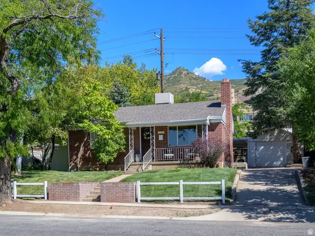 2209 S Broadmoor St, Salt Lake City, UT 84109 - #2