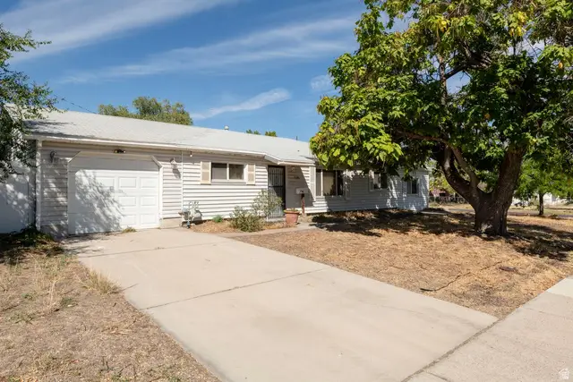 5146 S 4660 W, Kearns, UT 84118 - #1