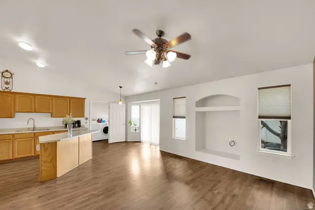 5719 W Moon Crest Ct S, West Jordan, UT 84081 - #2