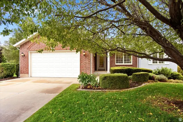 555 E 2400 N, North Ogden, UT 84414 - #1