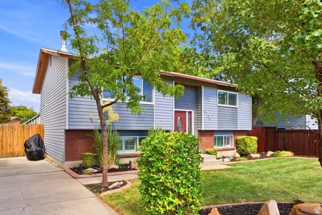 5130 W Wildrose Dr S, West Valley City, UT 84120 - #3