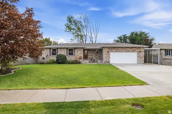 9477 S Kirkside Dr W, South Jordan, UT 84009