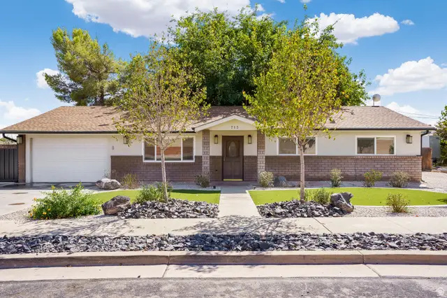 713 W Chaparral Dr, Washington, UT 84780 - #1