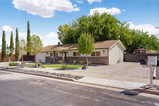 713 W Chaparral Dr, Washington, UT 84780 - #3