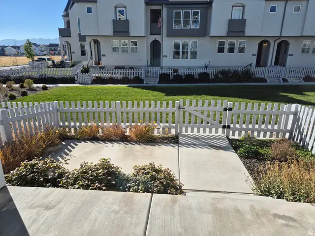 11582 S Watercourse Rd, South Jordan, UT 84009 - #2