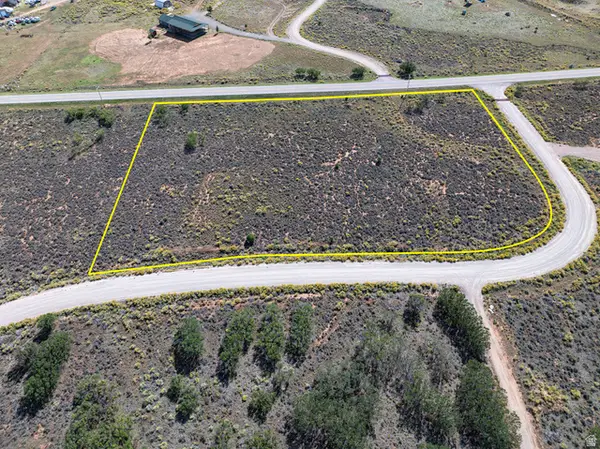 14 E Spring Draw Dr #13, La Sal, UT 84530