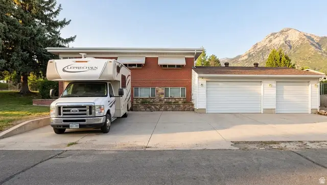 2960 E La Joya Dr S, Holladay, UT 84124 - #3