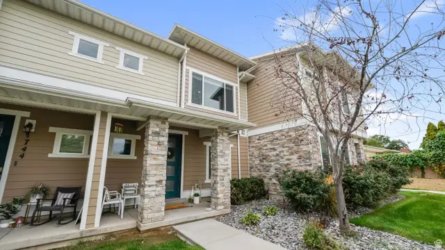 1752 W Nikos Ln, South Jordan, UT 84095 - #2