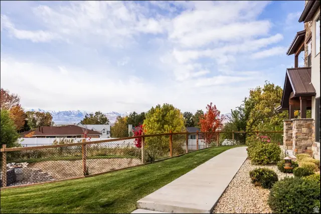 252 E Sandy Sage Way, Sandy, UT 84070 - #3