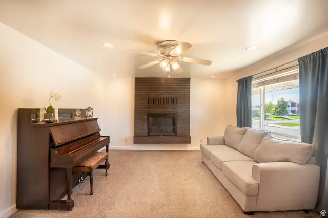 235 S 900 E, Kaysville, UT 84037 - #3