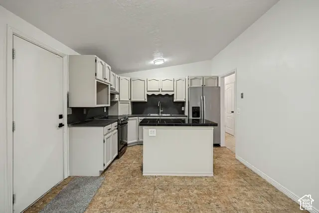 1346 Marilyn Dr, Syracuse, UT 84075 - #2