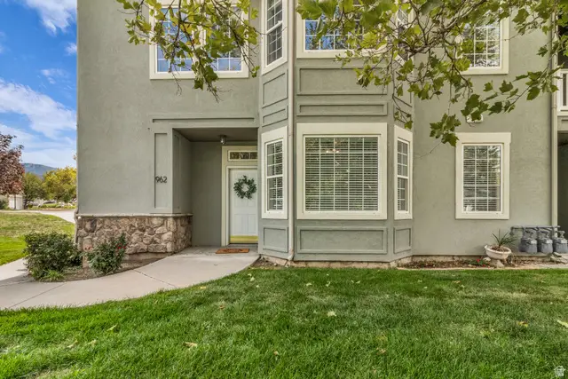 962 S Courtyard Ln, Centerville, UT 84014 - #1