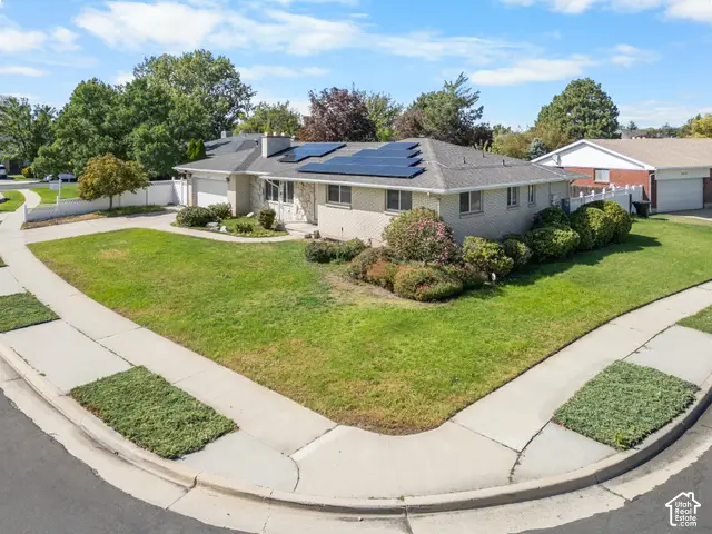 1374 W Marinwood Ave, Taylorsville, UT 84123 - #2