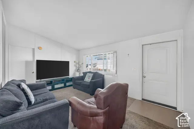 33 E Tiny Wood Dr S, Sandy, UT 84070 - #3