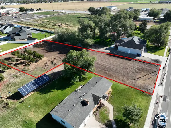 2114 W 800 N, Clinton, UT 84015