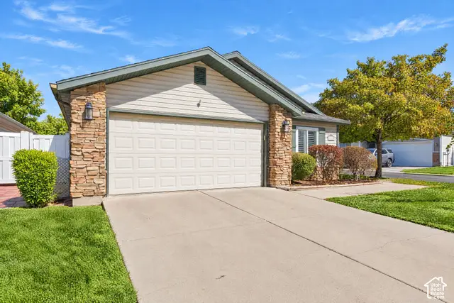 1112 W Autumn Leaf Ln S, Taylorsville, UT 84123 - #3