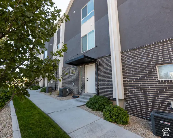 72 E Hamblin Ln, Clearfield, UT 84015 - #3