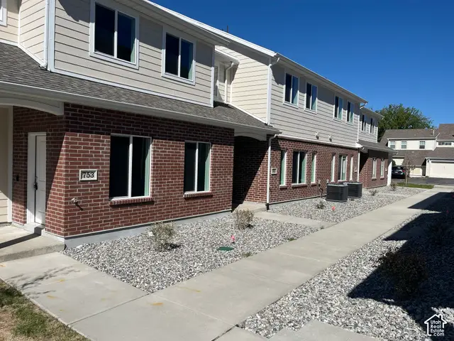 765 N Pheasantbrook Dr, Centerville, UT 84014 - #1