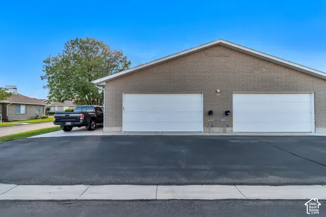 1532 W Cornerstone Dr, South Jordan, UT 84095 - #3