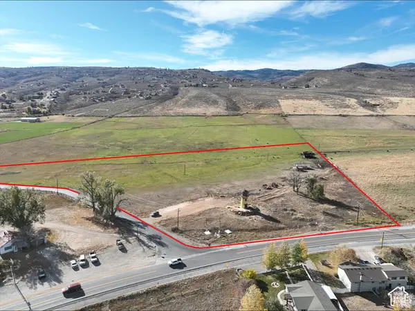 1923 S Bear Lake Blvd, Garden City, UT 84028