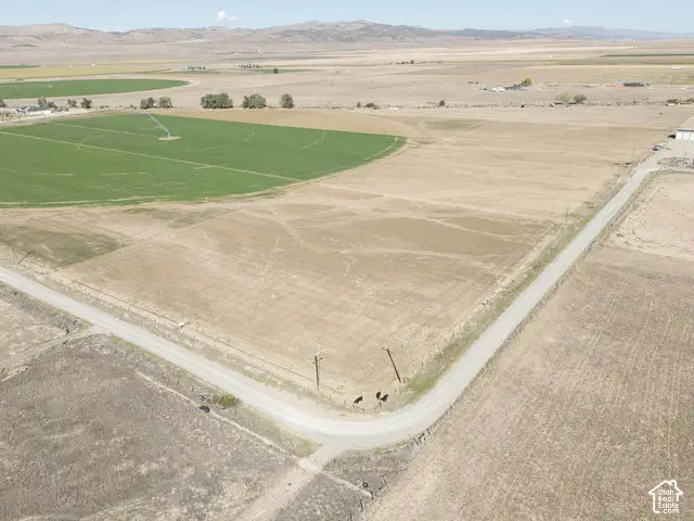 715 W Crooked Ln, Levan, UT 84639 - #2