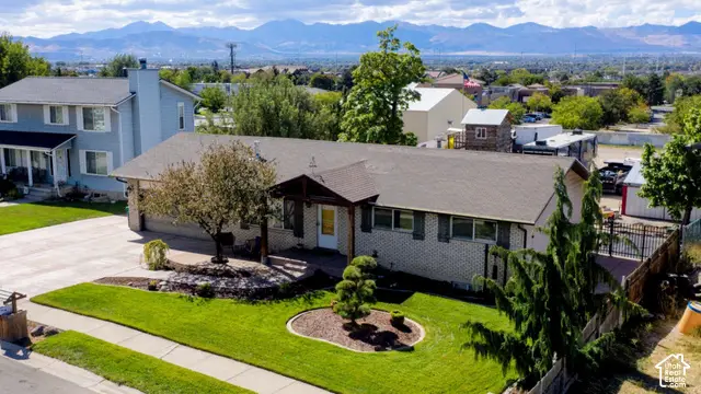 10564 S Weeping Willow Dr, Sandy, UT 84092 - #3