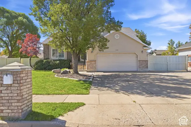 943 Meadowlark Ln, West Bountiful, UT 84087 - #2