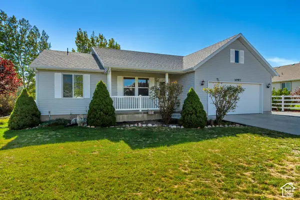 1097 Legrand Dr, Grantsville, UT 84029