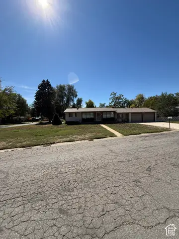 220 Glen Pl, Layton, UT 84041 - #3