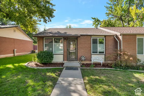6092 S 2075 St E, Holladay, UT 84121