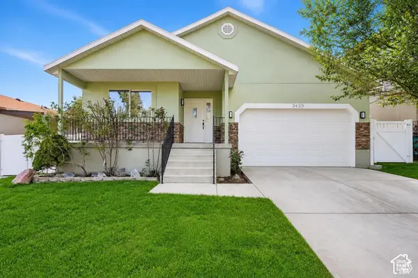 4939 W Berry Creek Dr, Riverton, UT 84096
