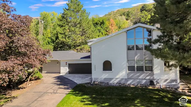 2554 E Woodland Dr S, Uintah, UT 84403 - #3