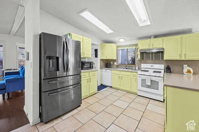 3372 S Mockingbird Way W, West Valley City, UT 84119 - #3