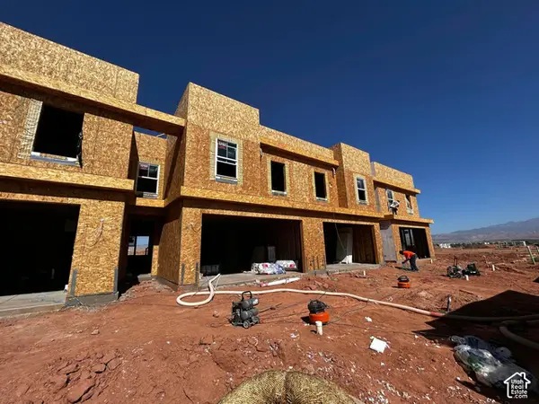 5736 Satsuma Dr, Washington, UT 84780