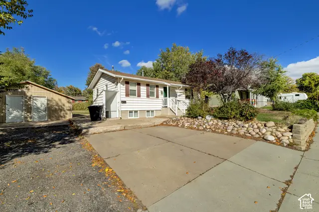 429 Center St, Clearfield, UT 84015 - #2