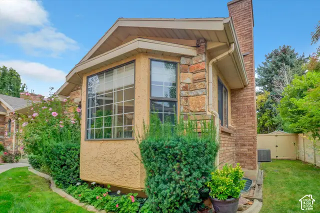 1106 E Brigadoon Ct S, Holladay, UT 84117 - #2