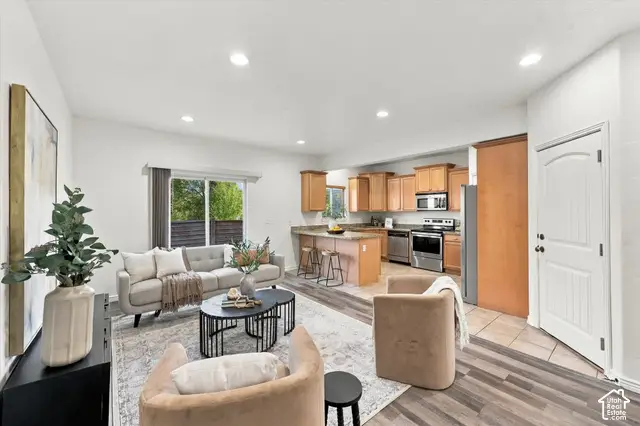 251 E Ailee Ln, Salt Lake City, UT 84107 - #2