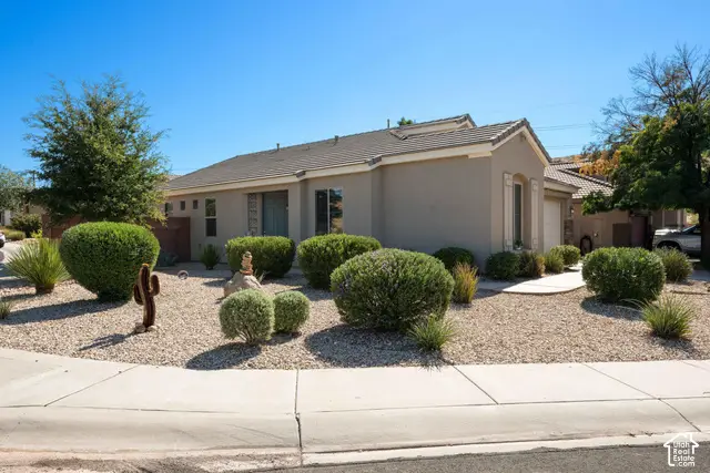 3166 E Fourteen Fairway Dr, Washington, UT 84780 - #3
