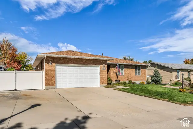 4228 W Yorkshire Cir S, South Jordan, UT 84009 - #2