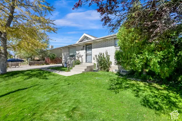 5414 W Mountain Men Dr S, Kearns, UT 84118 - #2