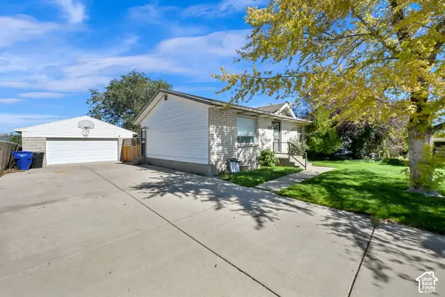 5414 W Mountain Men Dr S, Kearns, UT 84118 - #3
