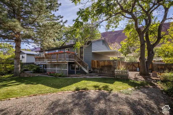 831 Mountain Dr, Moab, UT 84532
