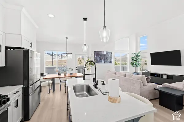 999 N Ledger Dr, Saratoga Springs, UT 84045