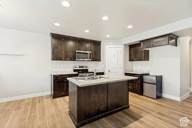 951 N Apple Seed Ln, Santaquin, UT 84655 - #3