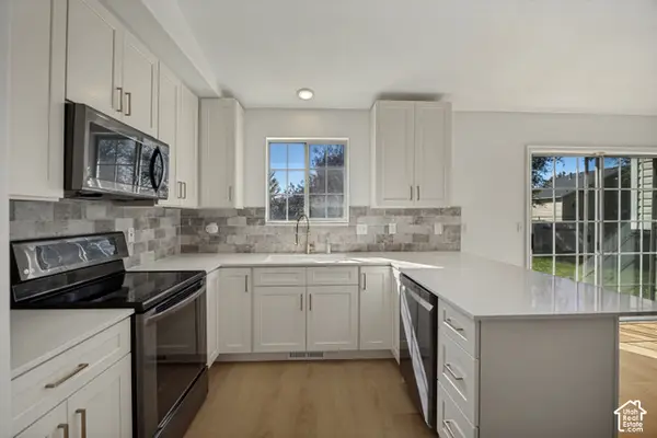 1123 W 2450 N, Clinton, UT 84015