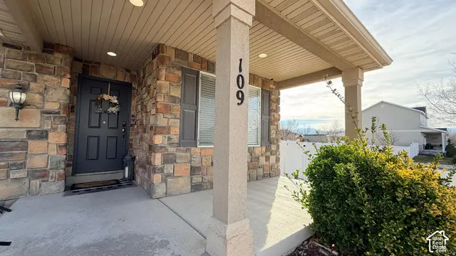 109 W Nautical Dr N, Stansbury Park, UT 84074 - #2