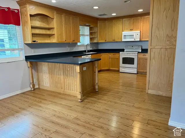 8145 S Shorthills Dr, Cottonwood Heights, UT 84121 - #3